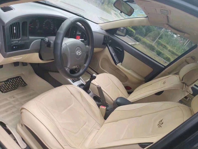 北京11年现代伊兰特5