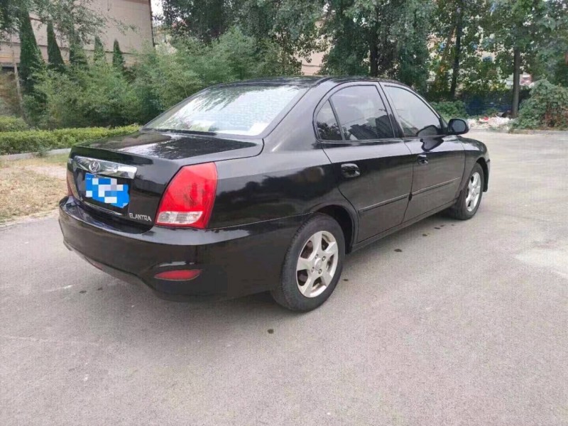 北京11年现代伊兰特1