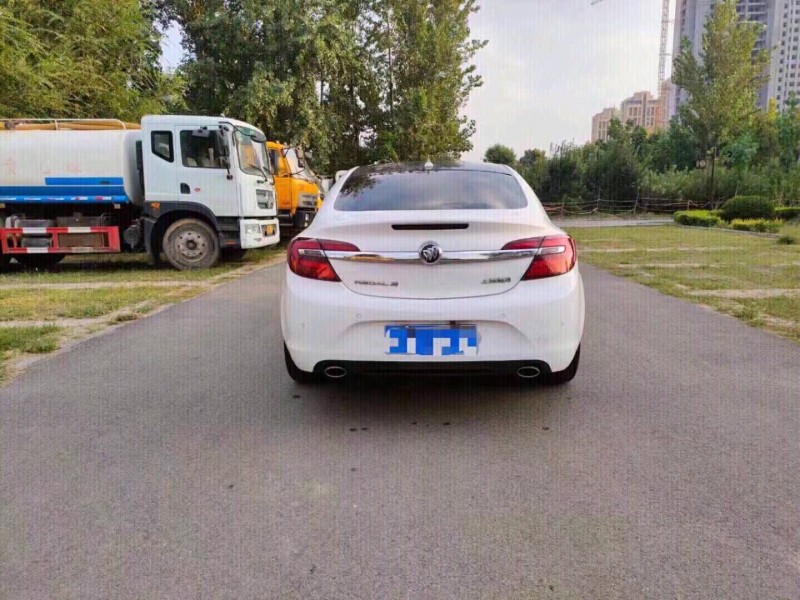 北京16年别克君威9