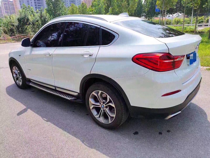 北京17年宝马X47