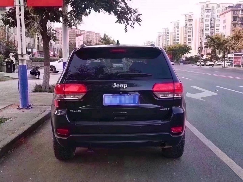 北京13年Jeep大切诺基2