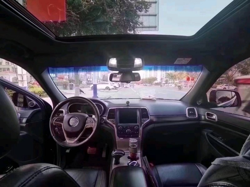 北京13年Jeep大切诺基3