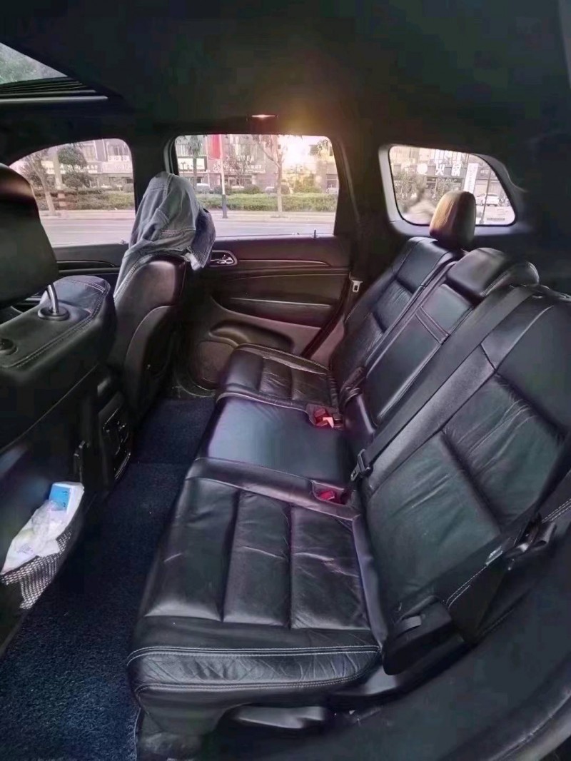 北京13年Jeep大切诺基4