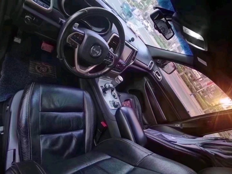 北京13年Jeep大切诺基6