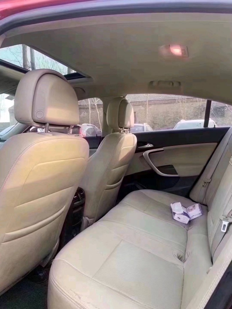 北京10年别克君威8