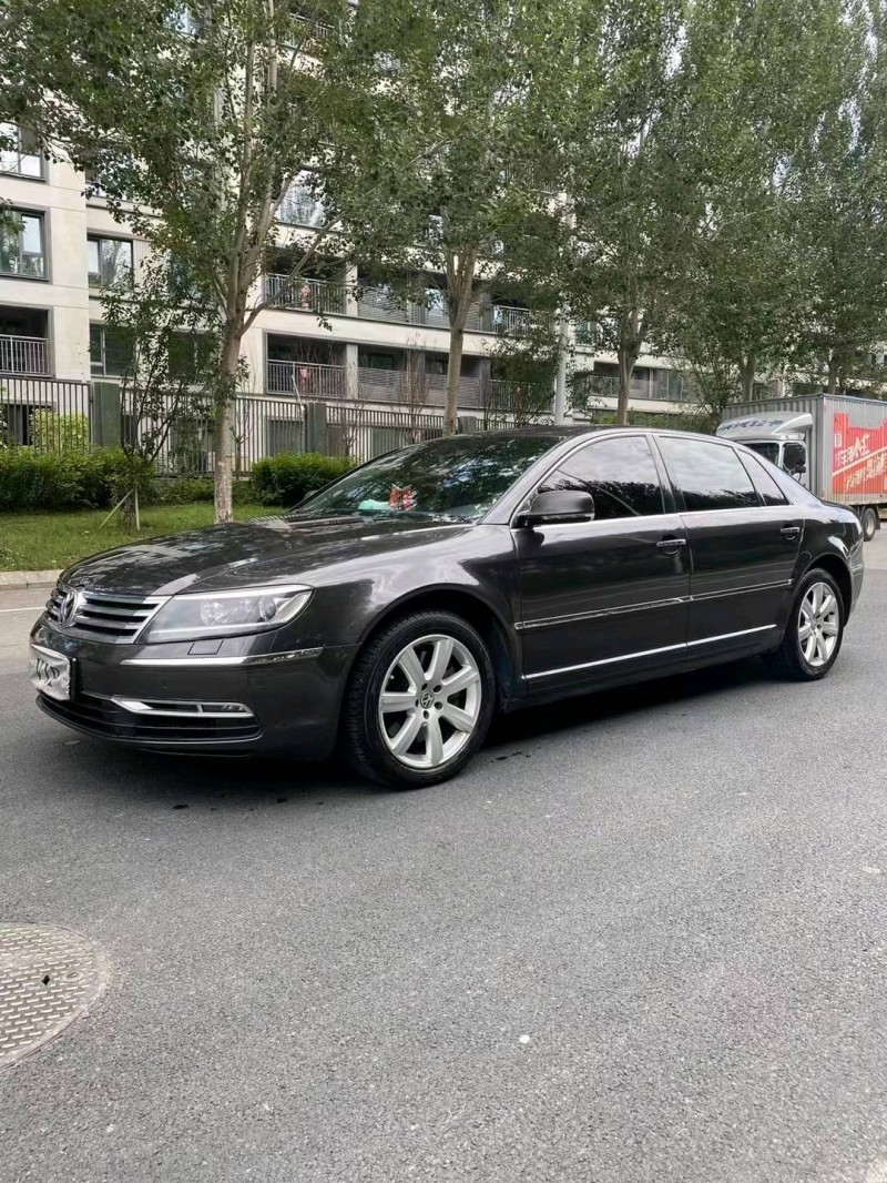 沈阳14年大众辉腾2