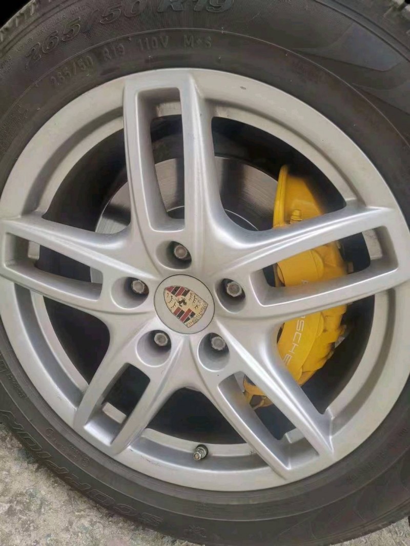 徐州11年保时捷卡宴4