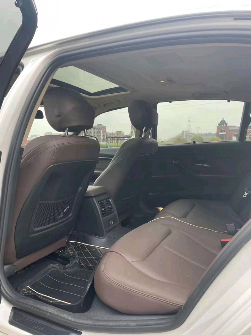 北京18年宝马3系7