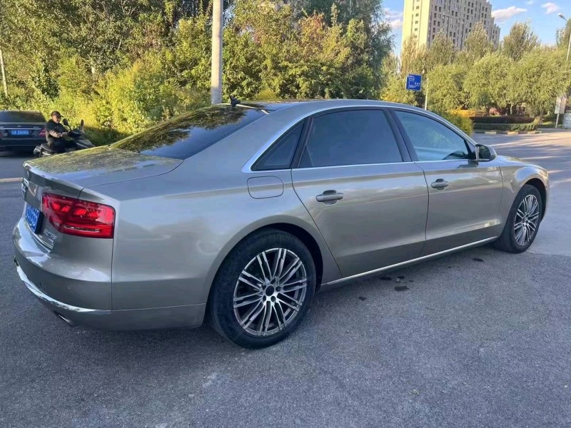 沈阳11年奥迪A8L6