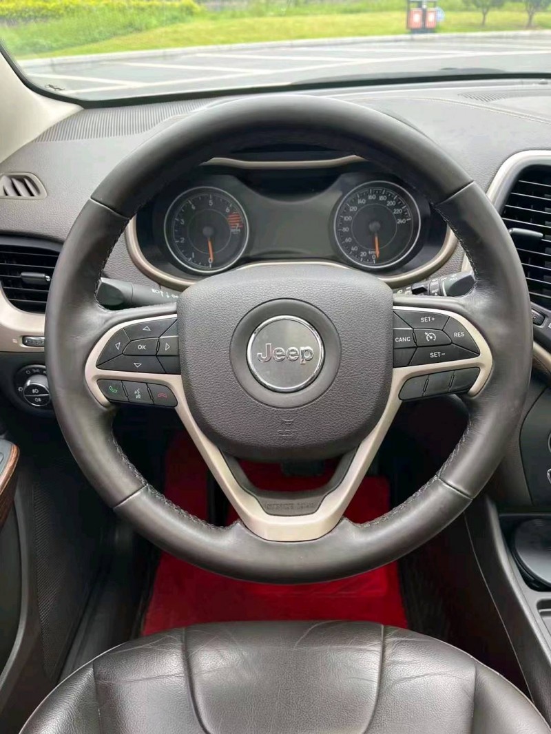 宜昌18年Jeep自由光6