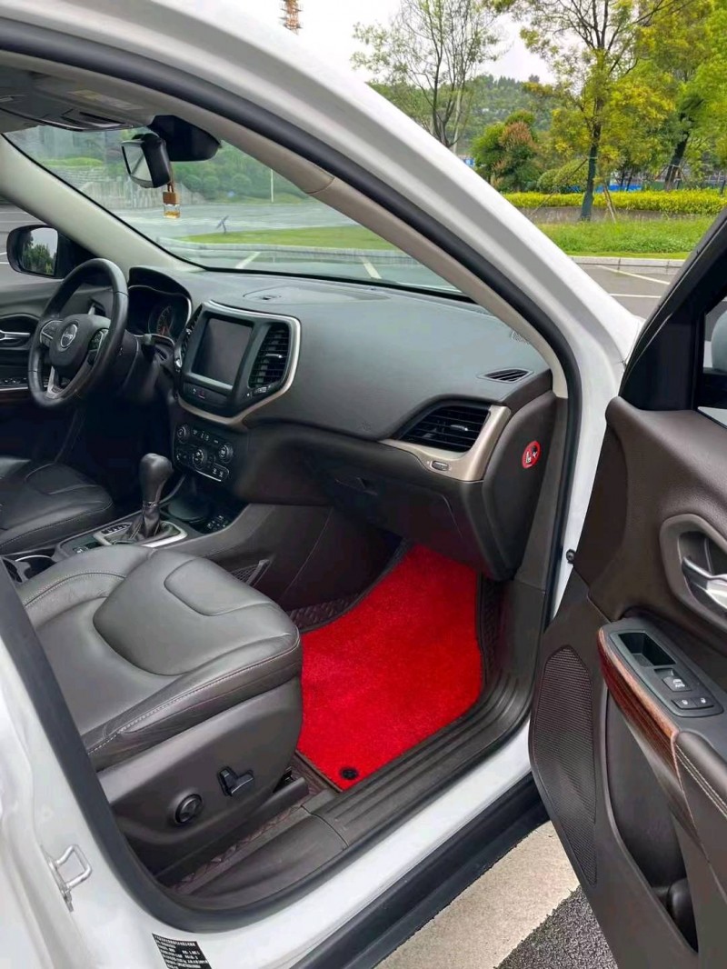 宜昌18年Jeep自由光5