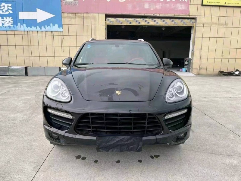 宜昌13年保时捷卡宴8