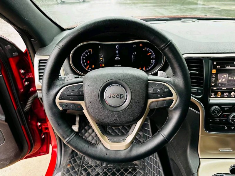 沈阳14年Jeep大切诺基4