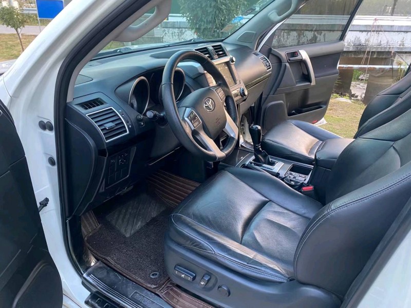 徐州17年丰田普拉多5