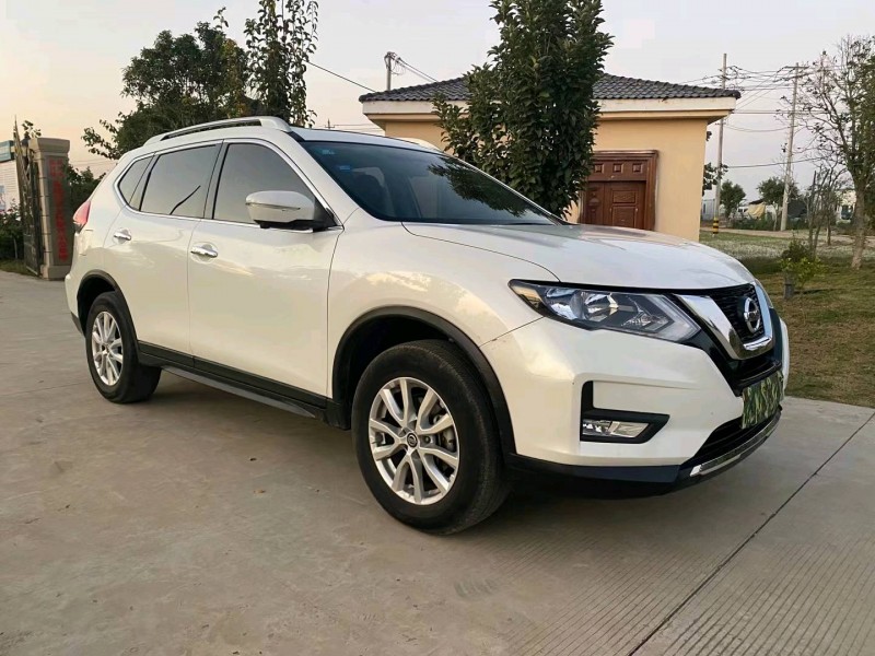 徐州18年日产奇骏8