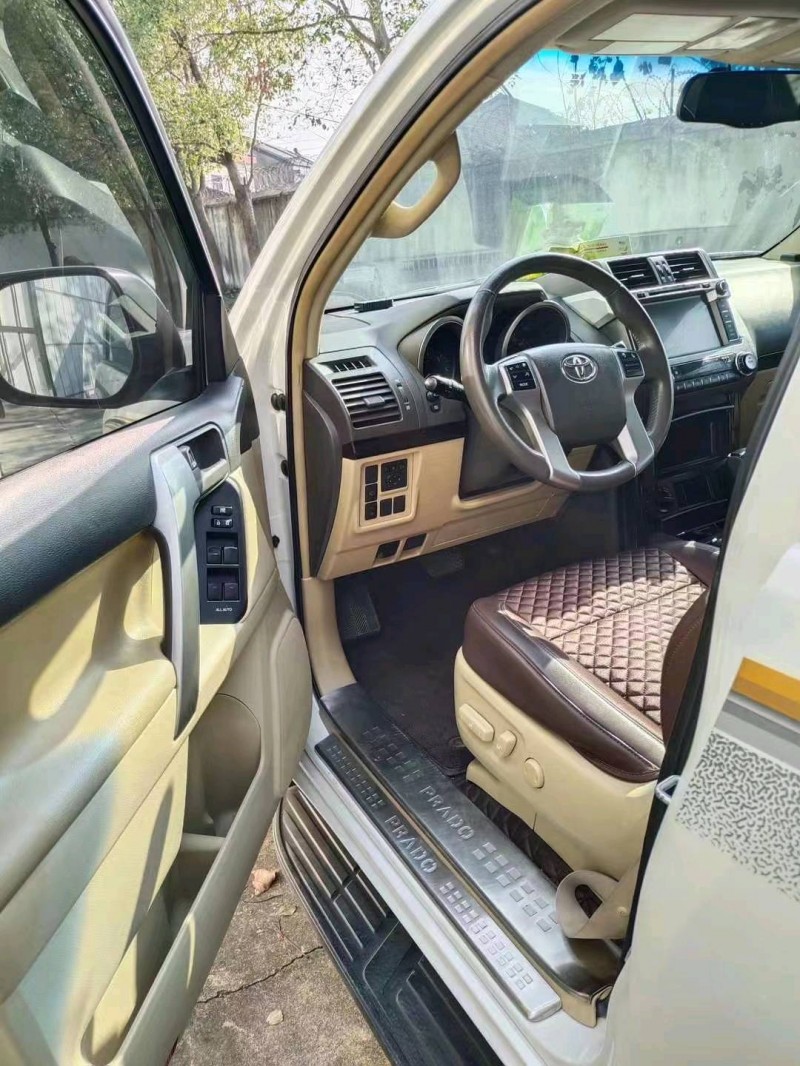 宜昌14年丰田普拉多6