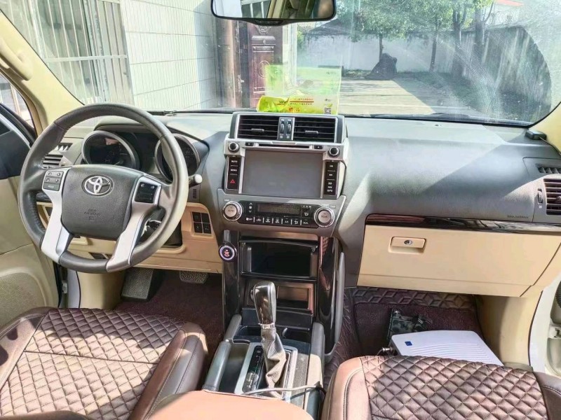 宜昌14年丰田普拉多9