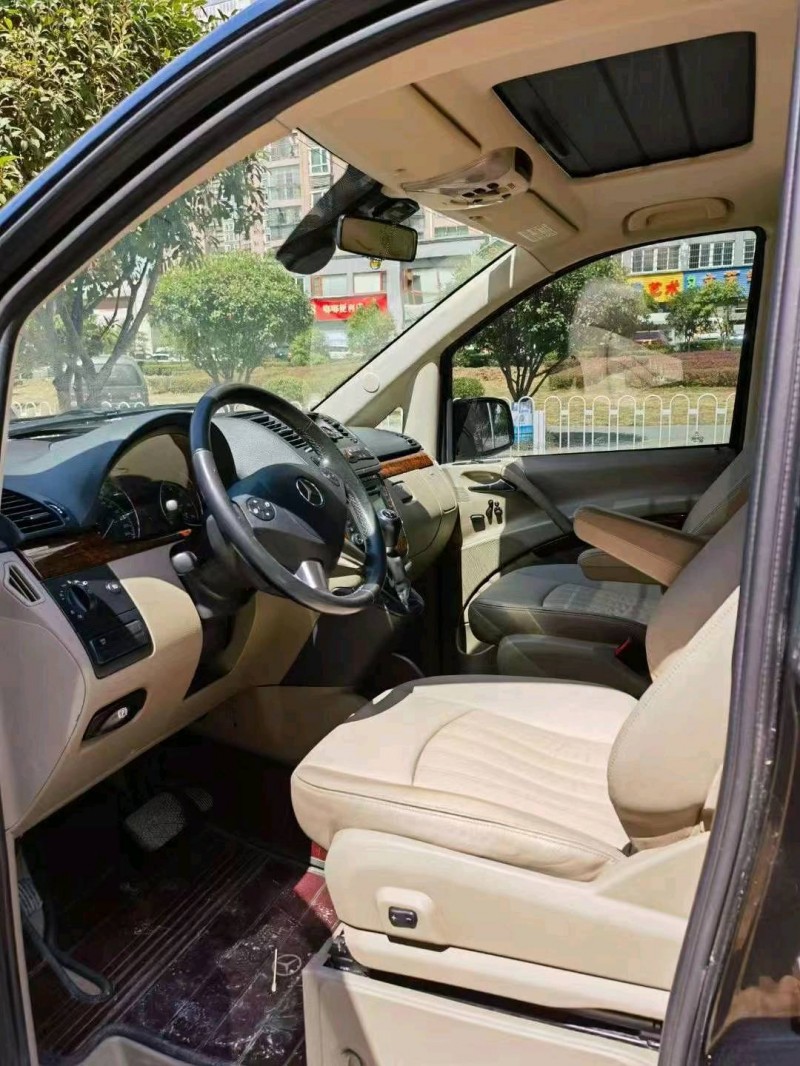 宜昌14年奔驰唯雅诺3