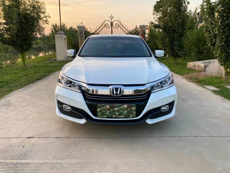 徐州17年本田雅阁1