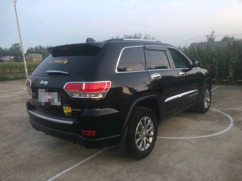 徐州14年Jeep大切诺基2