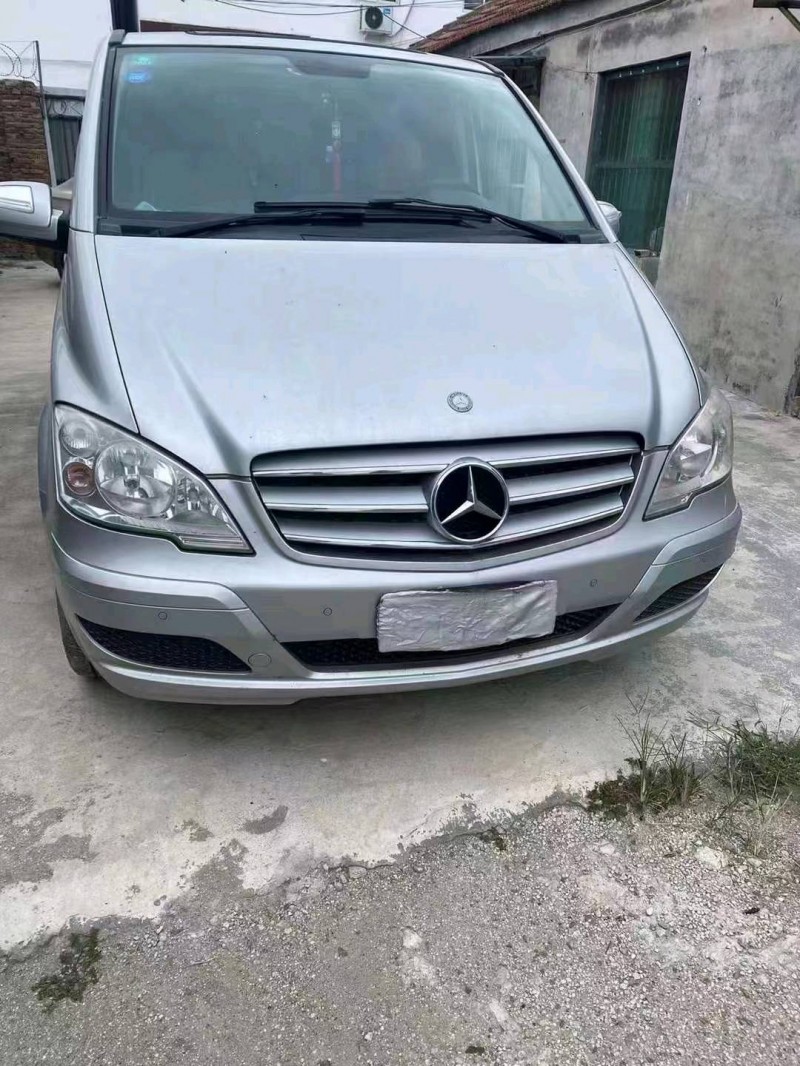 东营12年奔驰唯雅诺1