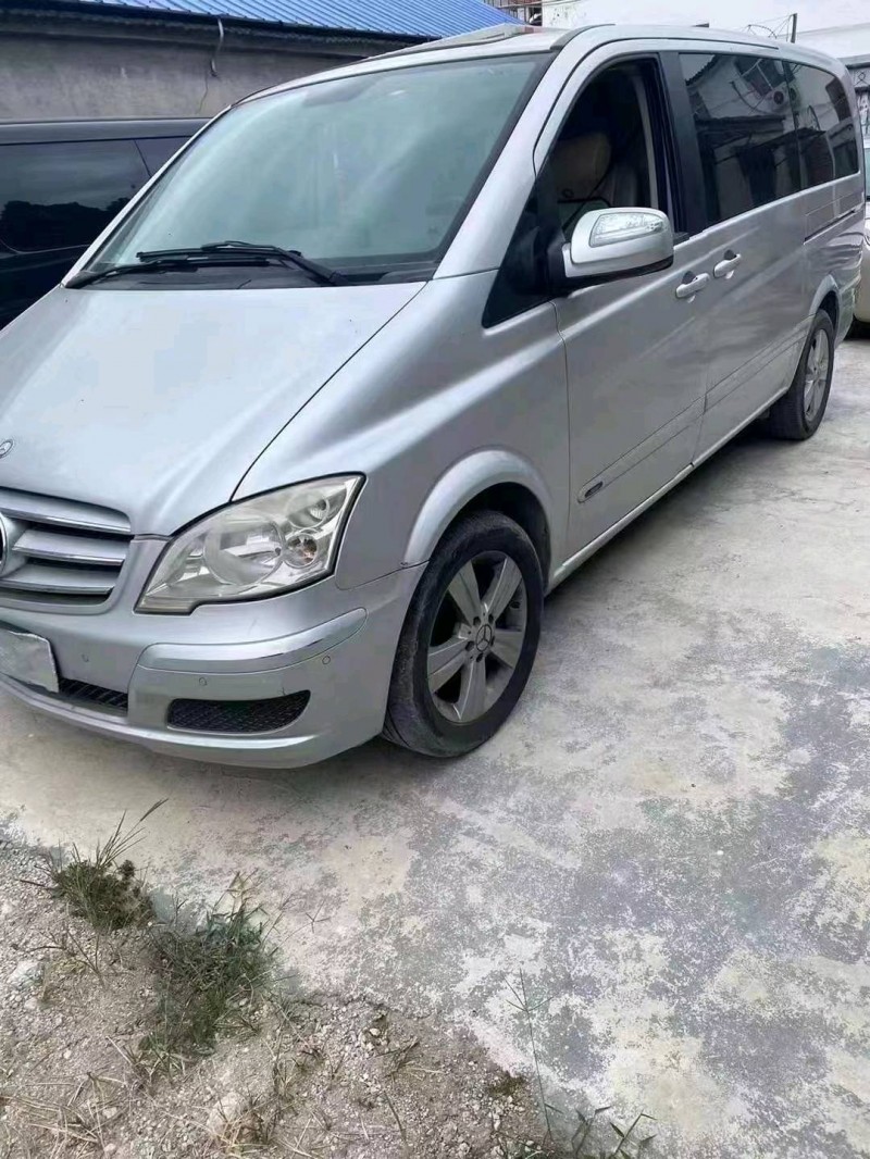 东营12年奔驰唯雅诺2