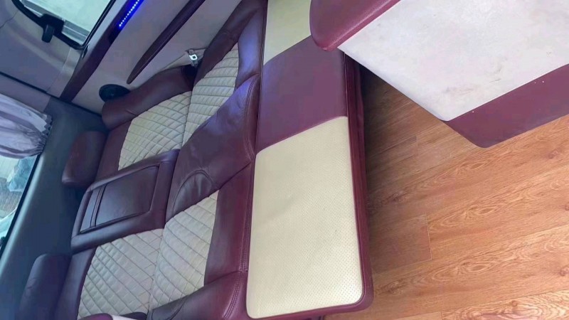 东营12年奔驰唯雅诺4