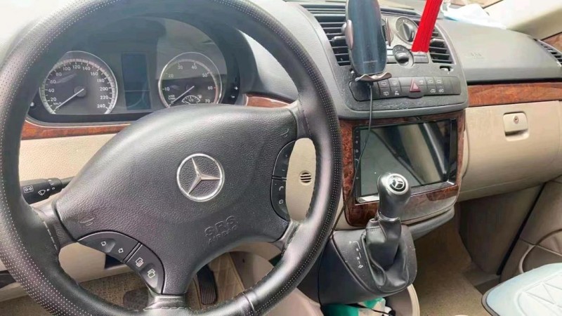 东营12年奔驰唯雅诺3