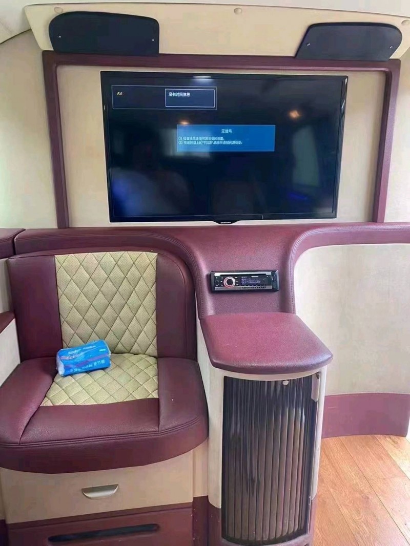 东营12年奔驰唯雅诺5