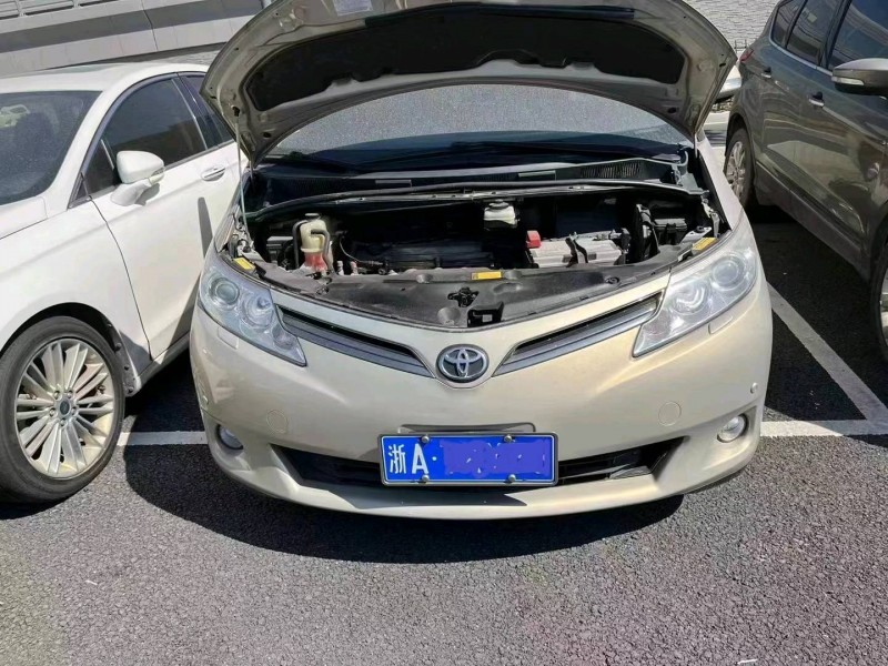 济南13年丰田普瑞维亚1