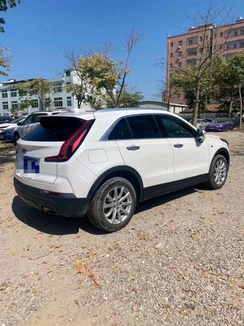 珠海20年凯迪拉克XT45