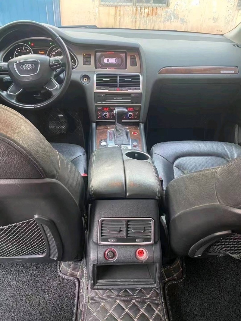 济宁13年奥迪Q77