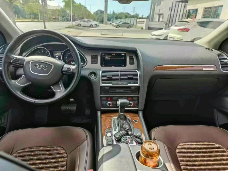 北京14年奥迪Q76