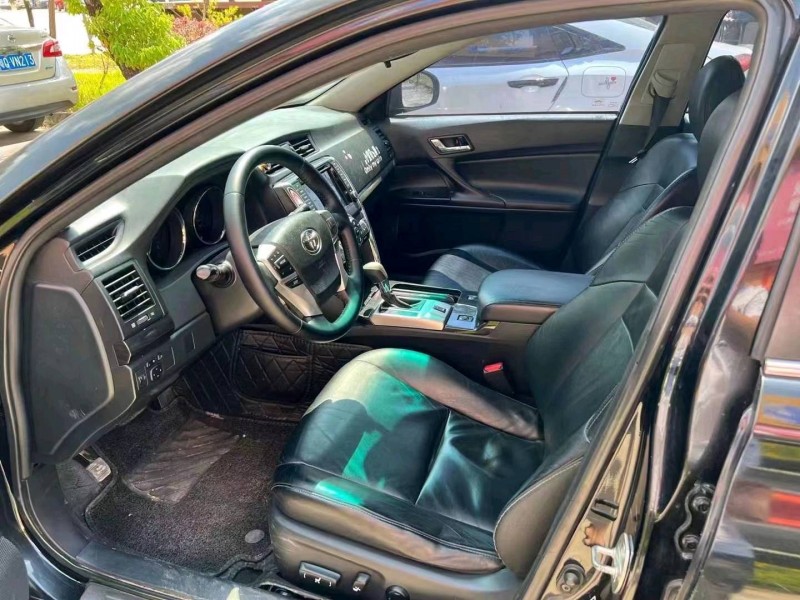 北京13年丰田锐志1