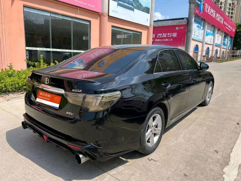 北京13年丰田锐志8