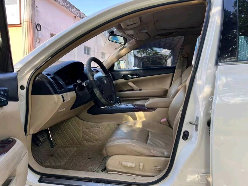 北京09年丰田锐志8