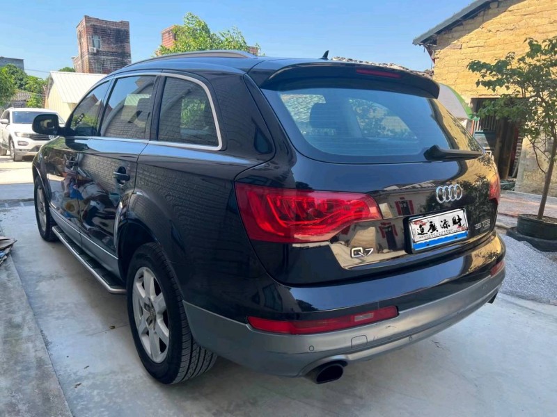 北京13年奥迪Q75
