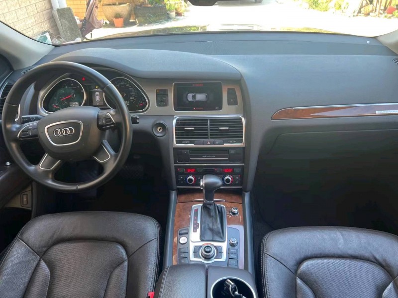 北京13年奥迪Q73