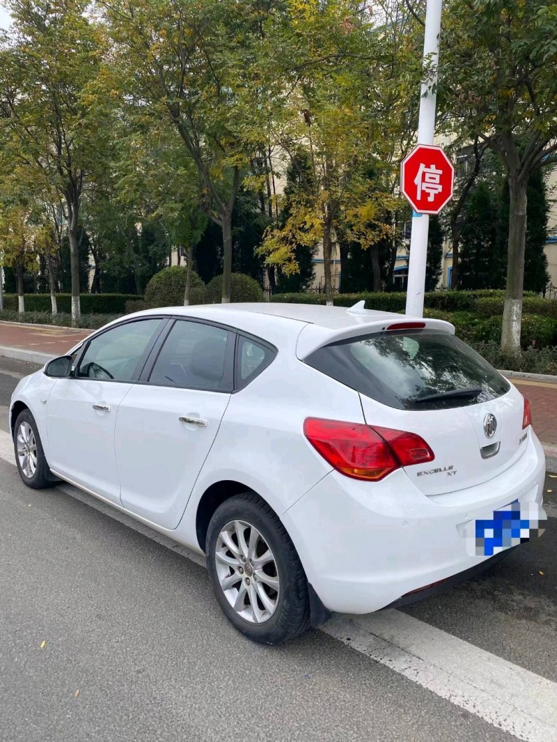 东营13年别克英朗6