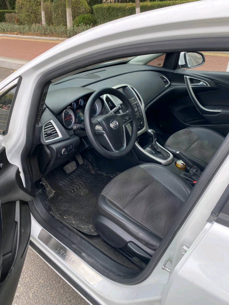 东营13年别克英朗7