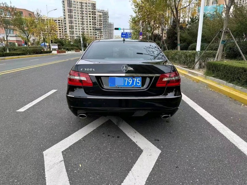 东营11年奔驰E4