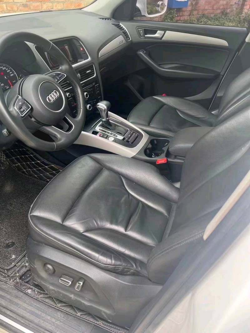 成都18年奥迪Q57