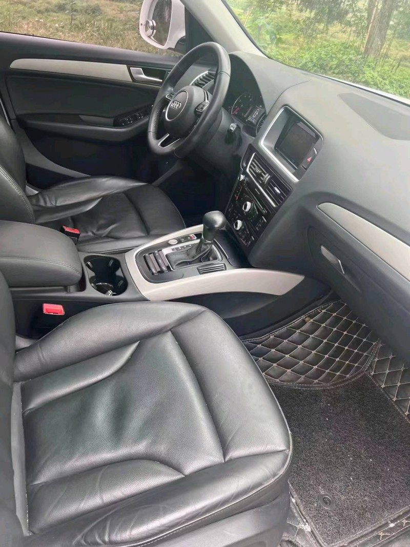 成都18年奥迪Q58