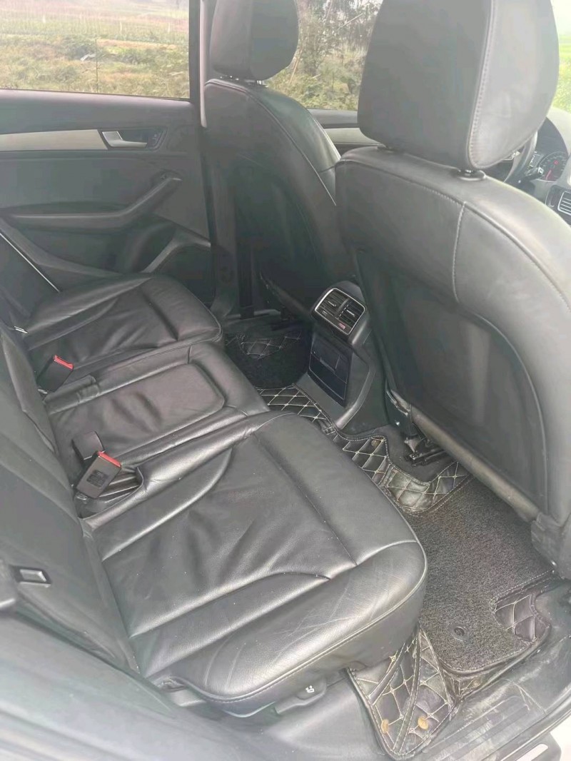 成都18年奥迪Q59