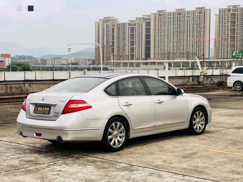 东莞10年日产天籁2