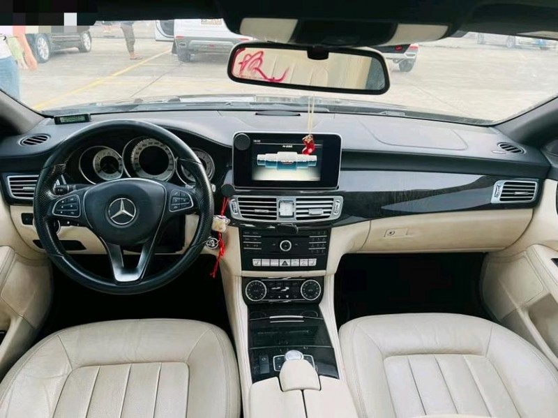 东莞15年奔驰CLS5