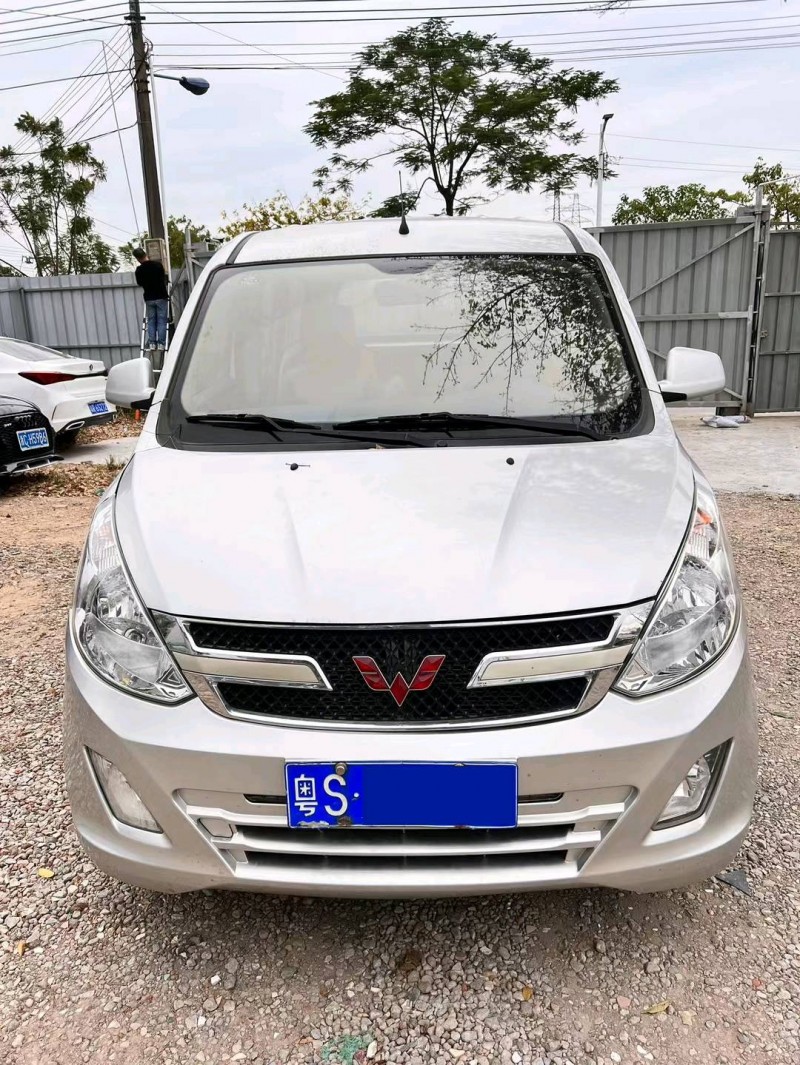 广州18年五菱汽车荣光V1