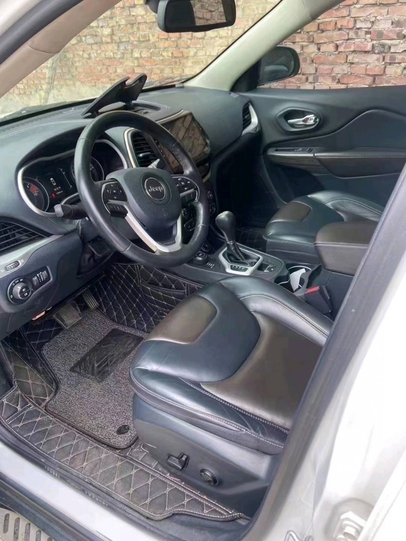 北京16年Jeep自由光5