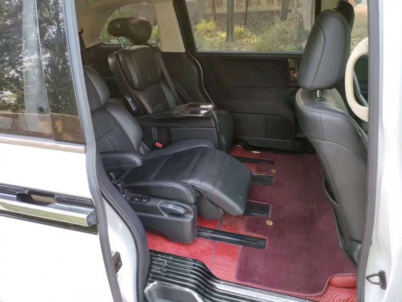 临沂17年本田艾力绅5