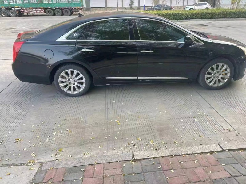 邯郸13年凯迪拉克XTS3